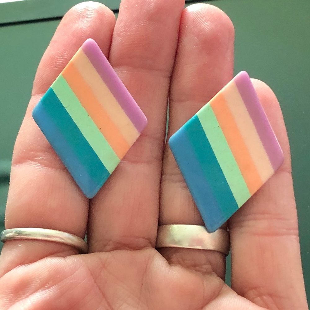 3/$32 VTG 80s Striped Multi Colored Rhombus Shaped Acrylic Pierced Earrings